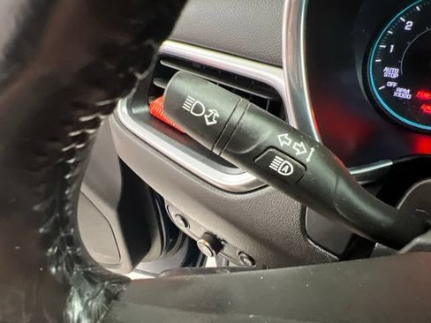 Used 2020 Chevrolet Equinox LT w/ Sport Edition FWD image 21