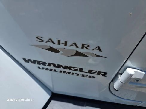 Used 2016 Jeep Wrangler Unlimited Sahara w/ Connectivity Group AWD/4WD image 7