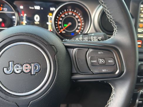 Used 2021 Jeep Wrangler Unlimited Sport AWD/4WD image 21