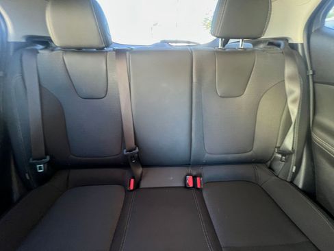 Used 2025 Buick Encore GX Preferred image 38