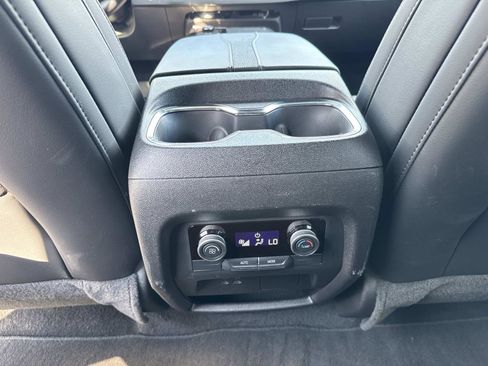 Used 2025 Buick Enclave Preferred image 18