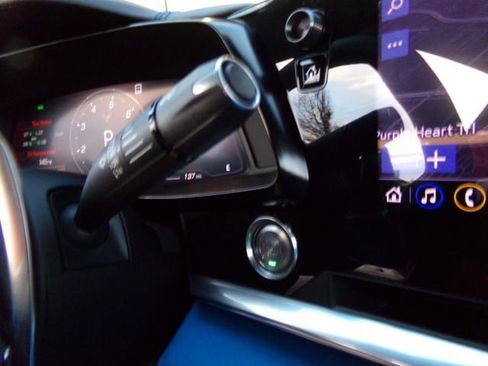 Used 2021 Chevrolet Corvette Stingray Premium Cpe w/ Z51 Performance Package image 19