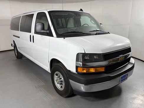 Used 2024 Chevrolet Express 3500 LT w/ LT Preferred Equipment Group RWD image 2