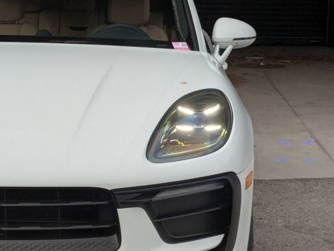 New 2026 Porsche Macan AWD/4WD image 11