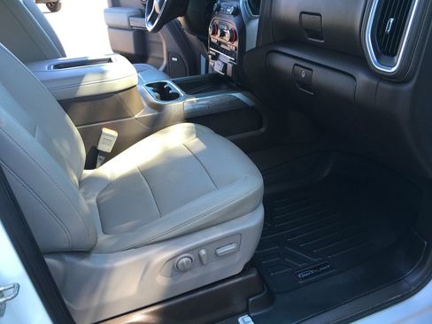 Used 2021 Chevrolet Silverado 1500 LTZ w/ Technology Package AWD/4WD image 34