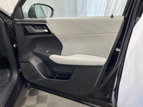 New 2025 Mitsubishi Outlander SE image 29