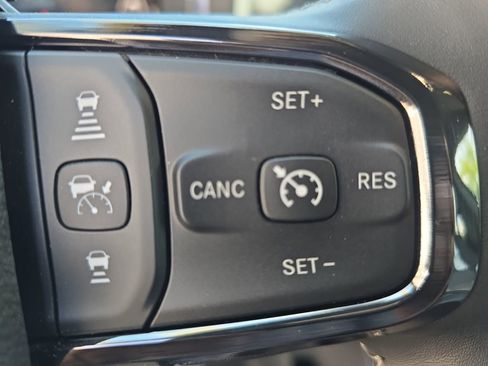 New 2026 RAM 2500 Limited AWD/4WD image 18