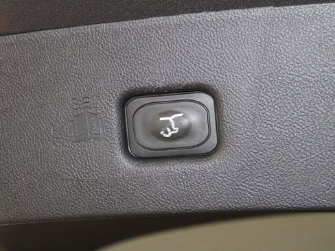 Used 2022 Lincoln Nautilus Reserve w/ Equipment Group 201A image 19