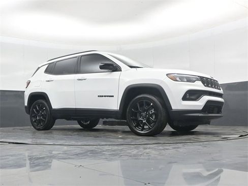 New 2026 Jeep Compass Latitude image 38