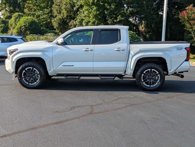 Used 2024 Toyota Tacoma TRD Sport w/ TRD Sport Upgrade Package RWD image 7