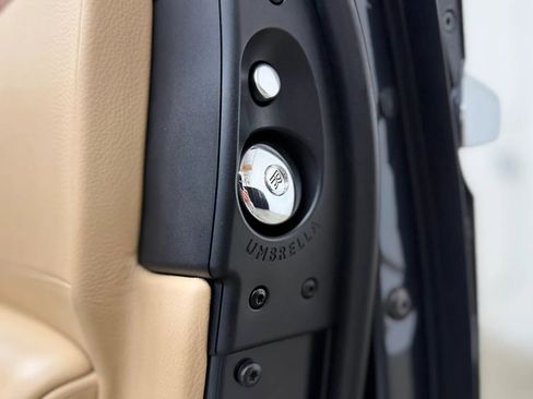 Used 2011 Rolls-Royce Ghost RWD image 36