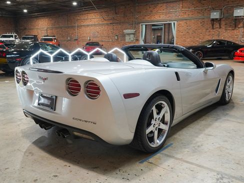 Used 2006 Chevrolet Corvette Coupe w/ Preferred Equipment Group RWD image 35