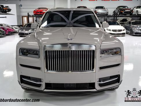 Used 2023 Rolls-Royce Cullinan AWD/4WD image 3