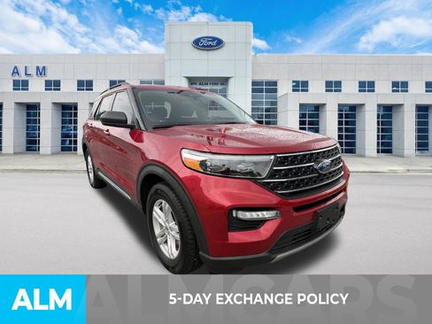Used 2021 Ford Explorer XLT RWD image 3