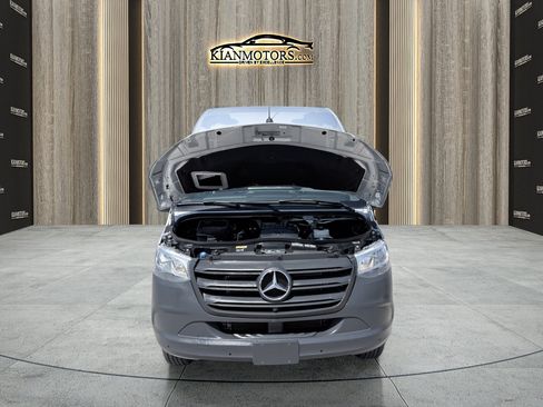 Used 2024 Mercedes-Benz Sprinter 2500 image 18