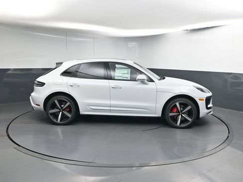 New 2026 Porsche Macan S image 26