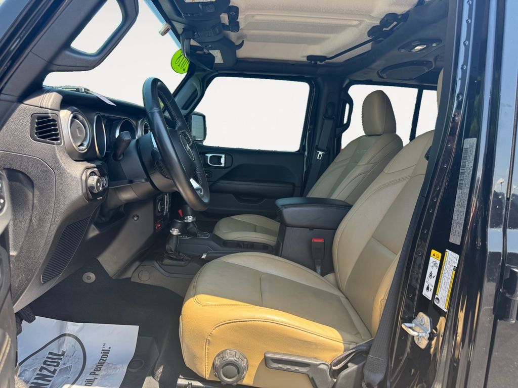 Used 2018 Jeep Wrangler Unlimited Rubicon AWD/4WD image 9