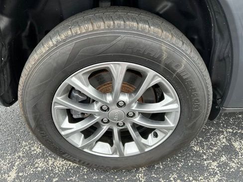 Used 2021 Jeep Cherokee Latitude Lux AWD/4WD image 19