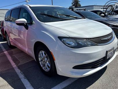 Used 2018 Chrysler Pacifica LX