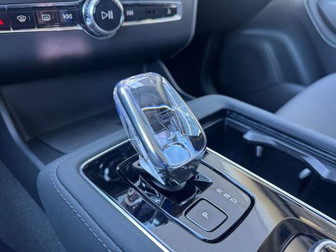 Certified 2025 Volvo XC90 B6 Plus image 16