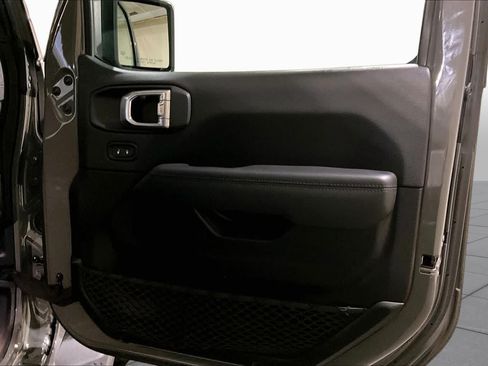 Used 2021 Jeep Wrangler Unlimited Sahara AWD/4WD image 21