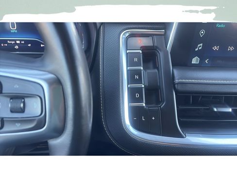 Used 2023 Chevrolet Tahoe Premier AWD/4WD image 17