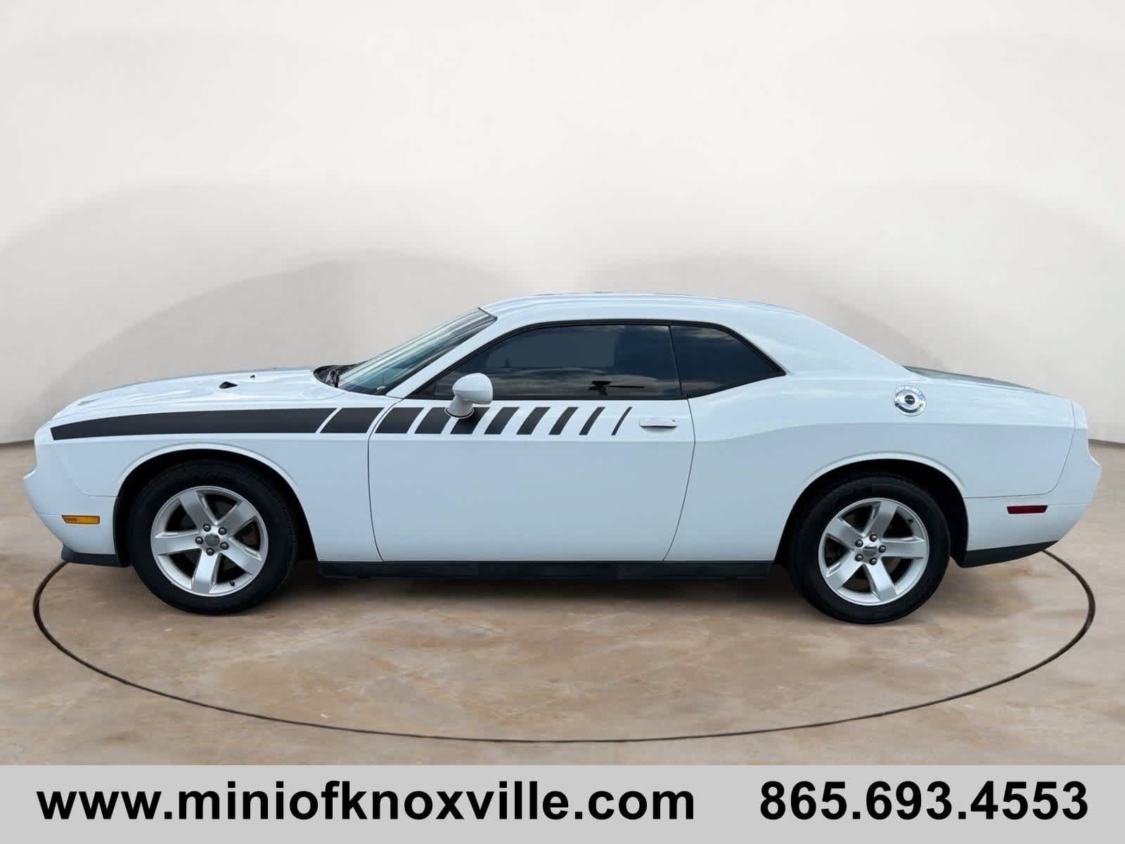 Used 2011 Dodge Challenger RWD image 6