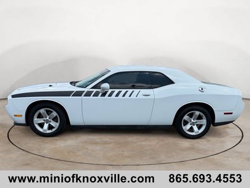 Used 2011 Dodge Challenger RWD image 6