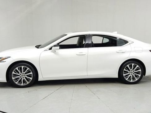 Used 2021 Lexus ES 250 w/ Premium Package image 2