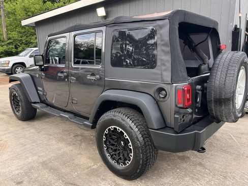 Used 2017 Jeep Wrangler Unlimited Sport w/ Quick Order Package 24S AWD/4WD image 6