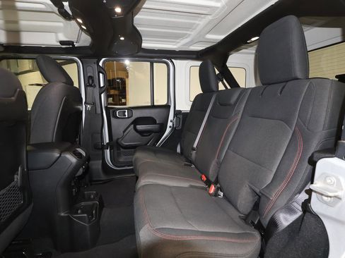 Used 2024 Jeep Wrangler Unlimited Rubicon image 23