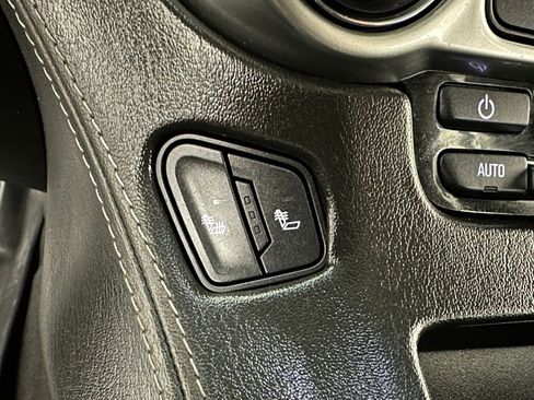 Used 2019 Chevrolet Suburban LT image 31