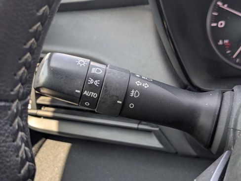 Used 2024 Subaru Outback Premium image 15