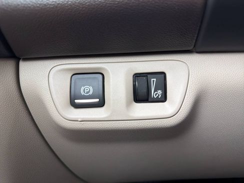 Used 2018 GMC Acadia Denali w/ Technology Package AWD/4WD image 12