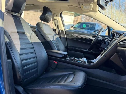 Used 2017 Ford Fusion SE w/ Fusion SE Technology Package image 18