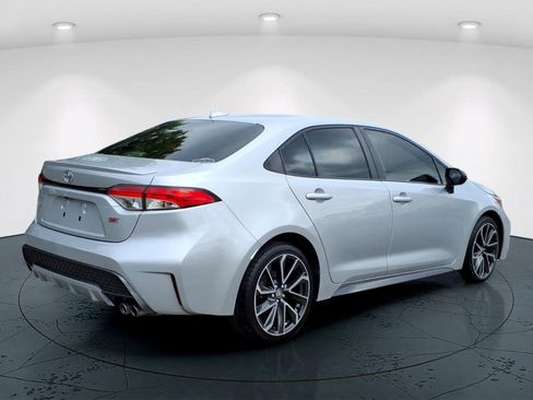 Used 2022 Toyota Corolla SE FWD image 3