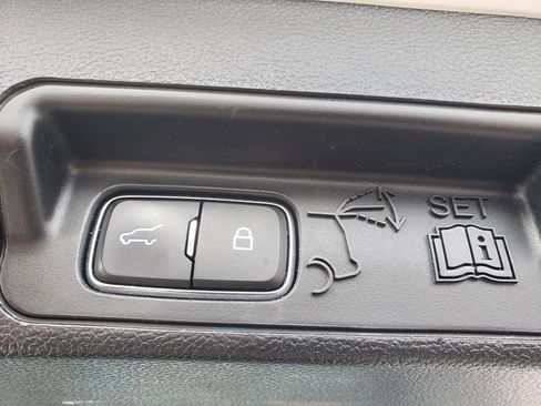 Used 2020 Ford Explorer Limited w/ Class III Trailer Tow Package image 12