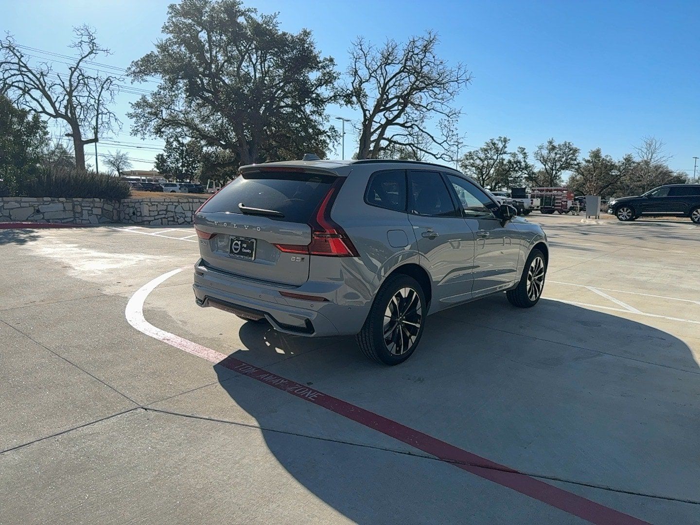 New 2026 Volvo XC60 B5 Plus w/ Protection Package Premier AWD/4WD image 6