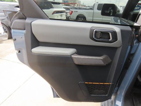 Used 2023 Ford Bronco Badlands w/ Sasquatch Package AWD/4WD image 16