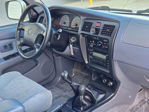 Used 2000 Toyota 4Runner SR5 image 23