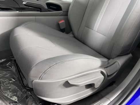 Used 2021 Hyundai Elantra SE FWD image 17