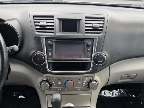 Used 2013 Toyota Highlander Plus image 15