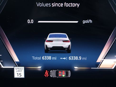 Used 2025 BMW 330i Sedan w/ M Sport Package image 21