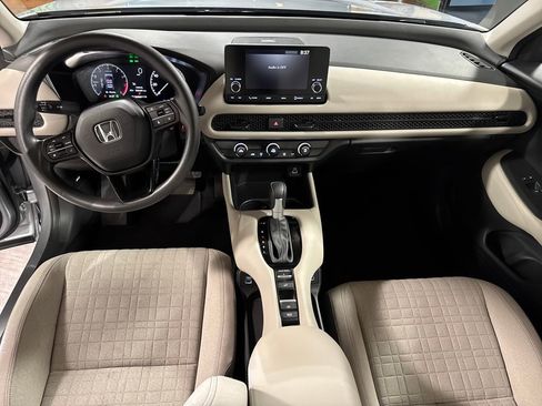 Certified 2023 Honda HR-V LX image 4