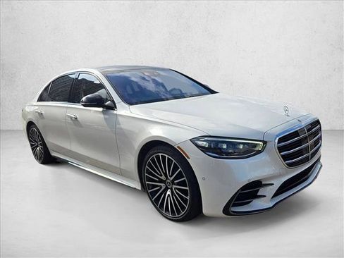 Used 2023 Mercedes-Benz S 580 4MATIC Sedan image 3