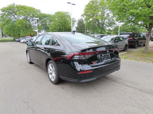 Used 2023 Honda Accord LX image 4