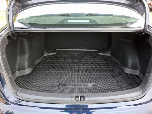 Certified 2022 Toyota Corolla LE image 28