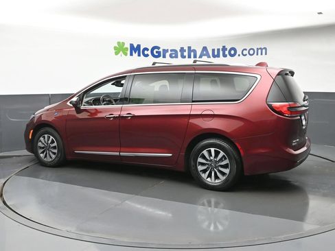 Used 2021 Chrysler Pacifica Limited w/ Premium & Safety Sphere Group FWD image 25