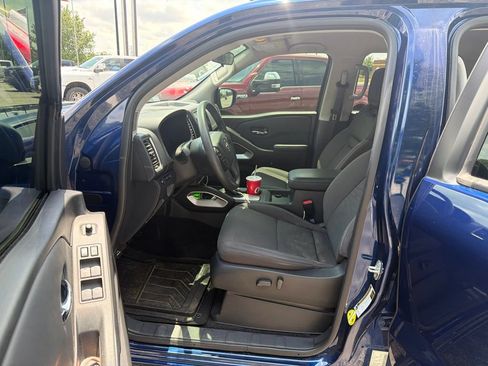 Used 2022 Nissan Frontier SV w/ Technology Package AWD/4WD image 6