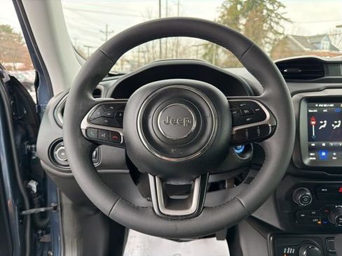 Used 2022 Jeep Renegade Latitude image 22